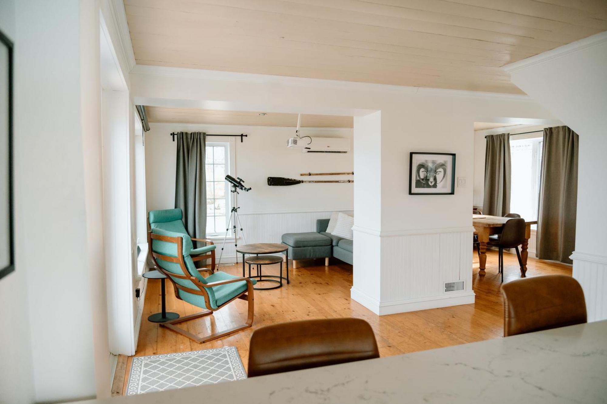 Groundswell Pub & Inn D'Escousse Luaran gambar